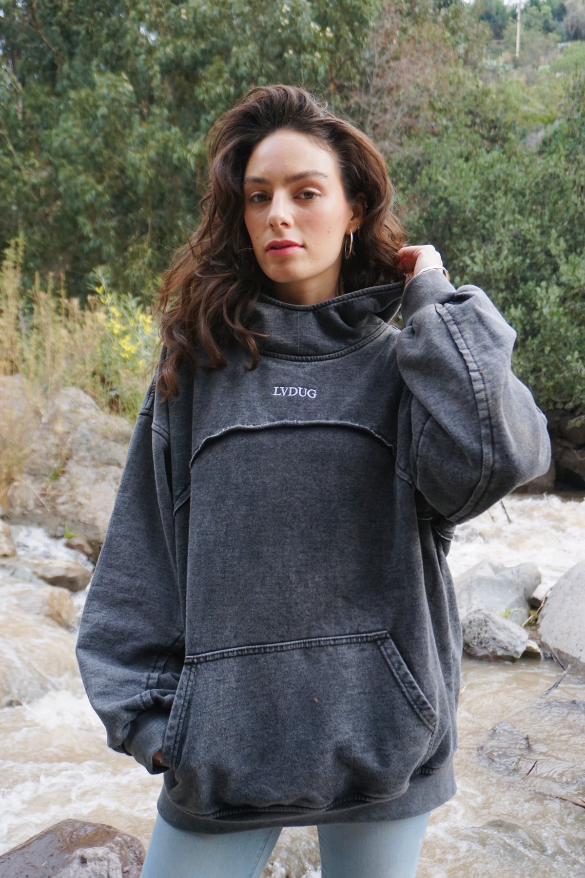 Poleron Heavyweight Hoodie Neck Gris| LΛDUG®